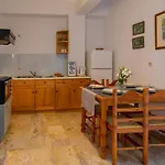 Hermes Apartments & Studios